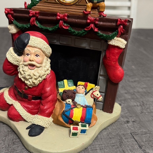 Howard Miller 645-329 Santa Fireplace Clock 1994 Christmas Figurine Decor 8x7” - Picture 4 of 11